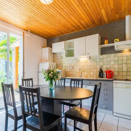 Pleasant Holiday Home With Private Pool *